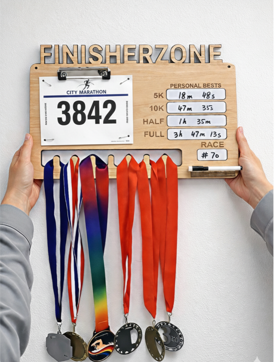 Le "Tableau des Records" Support Médailles & Dossard (Édition Bois) - Finisherzone