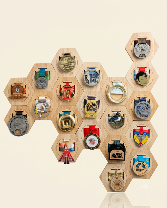 Présentoirs de Médailles Hexagonaux en Bois - Finisherzone